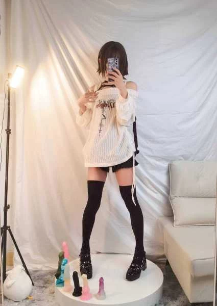 Photo 19 of Julia